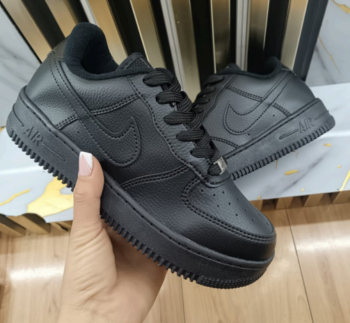 Tenis Negro Total Nike Force One