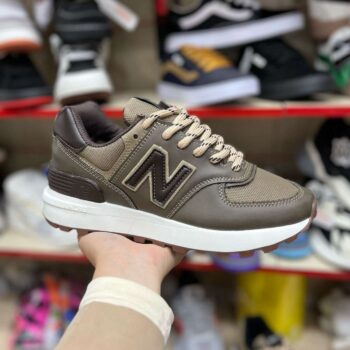 Zapatilla New Balance Marron y Cafe Crema Casual Sport
