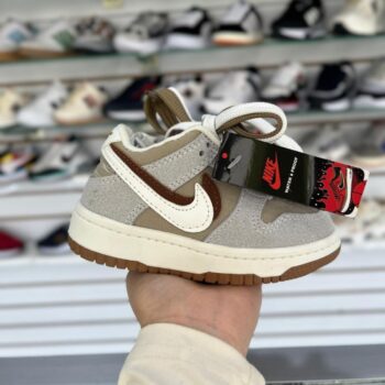 Tenis Gris-Beige Nike Tom