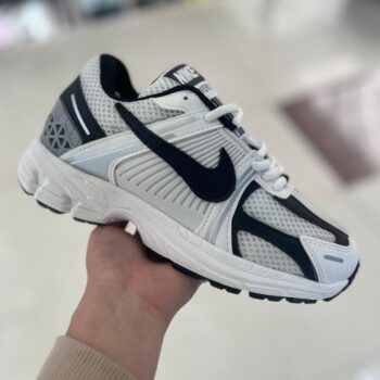 Zapatilla Nike Zoom Vomero Blanco y Negro