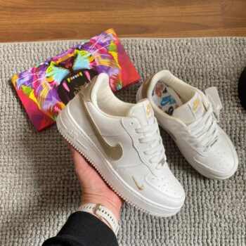 Zapatilla Nike Air Force One Blanco Camel