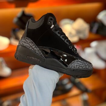 Zapatilla Jordan Negro y Gris