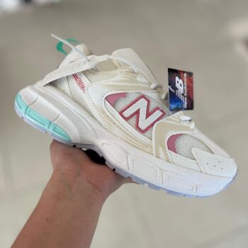 Zapatilla New Balance 530 v2 Crema Rosa