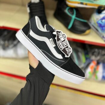 Zapatilla Vans Tabla Negra y Blanca
