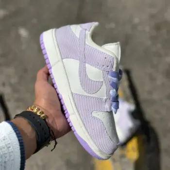 Zapatilla Nike SB Morada Lineas