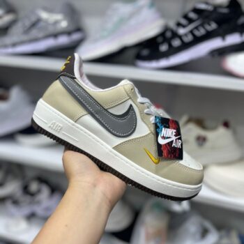 Zapatilla Nike Air Beige y Gris
