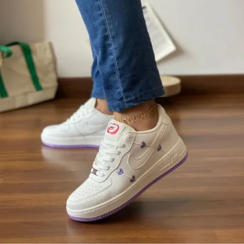 Zapatilla Nike Corazones Mora