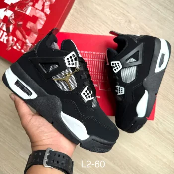 Zapatilla Jordan Retro Negro y Blanco