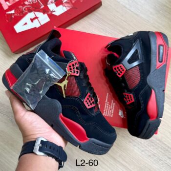 Zapatilla Jordan Retro Negro y Rojo