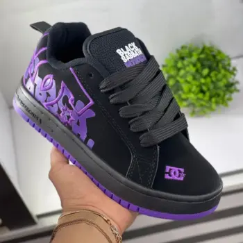 Zapatilla Unisex DC Negra y Morada