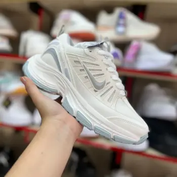 Zapatilla Nike Vomero Pro Crema Gris