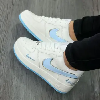 Zapatilla Nike Air Crema Cielo