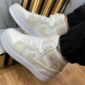 Zapatilla Jordan Retro Bota Greige