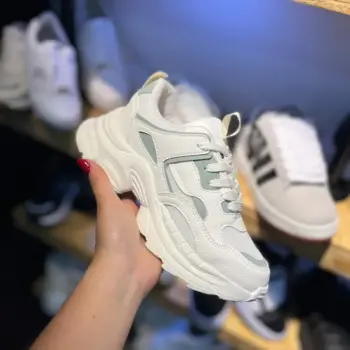 Zapatilla Blanco y Gris sk
