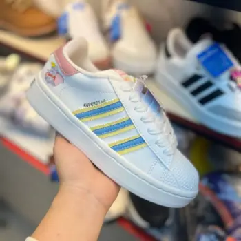 Zapatilla Adidas Superstar Blanco Rosa y Azul