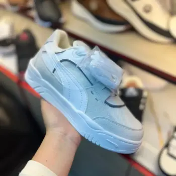 Tenis Puma Gris y Blanco Suela Inyectada