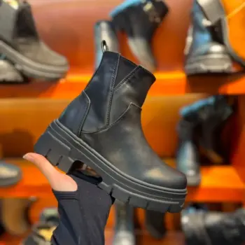 Botin Negro Suela Negra Liso