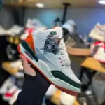 Zapatilla Jordan Blanco Verde y Naranja